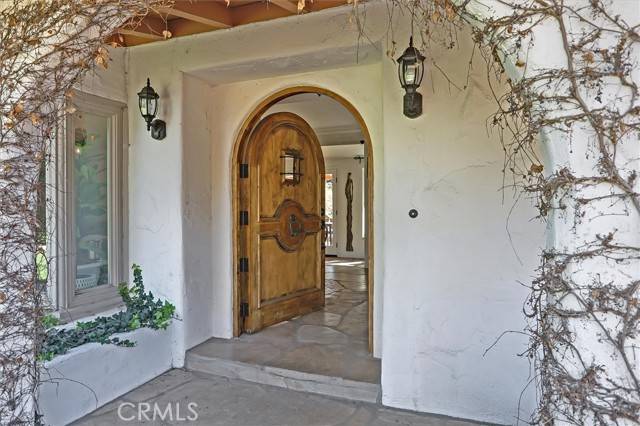 Woodland Hills, CA 91367,23130 Oxnard Street