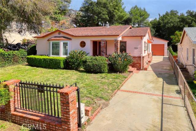 Sunland, CA 91040,10636 Sable Avenue