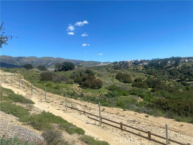 Chatsworth, CA 91311,2 Coya Trail