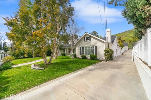 Woodland Hills, CA 91364,5153 Dumont Place