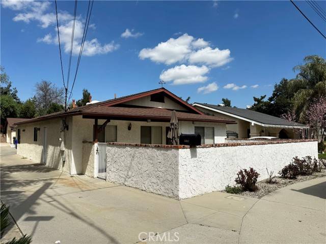 Newhall, CA 91321,23027 Oak Street