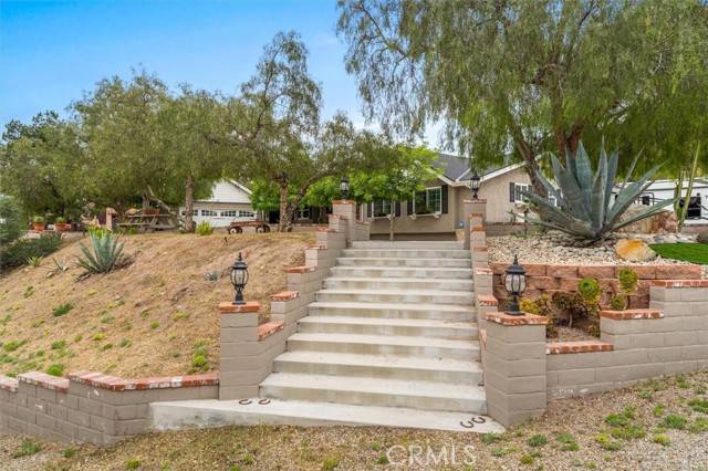 Agua Dulce, CA 91390,13580 Summit Knoll Road