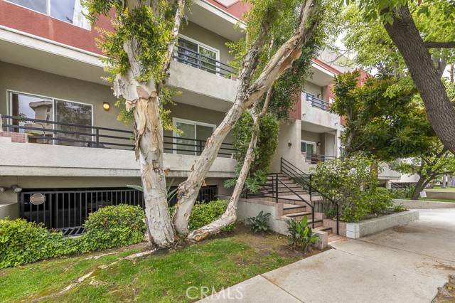 Sherman Oaks, CA 91423,4350 Stern Avenue #3