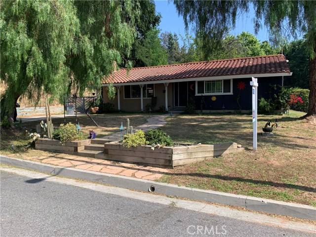 Newhall, CA 91321,23506 Neargate Drive