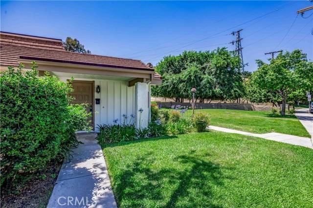 Chatsworth, CA 91311,10215 Larwin Avenue #4