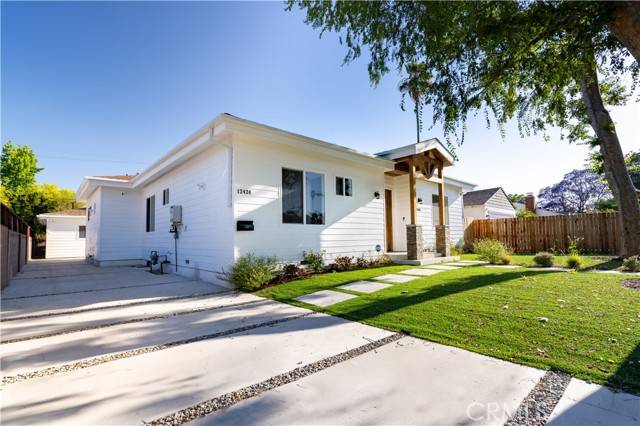 Valley Village, CA 91607,12426 Albers Street