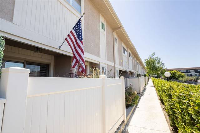 Chatsworth, CA 91311,10159 De Soto Avenue #203