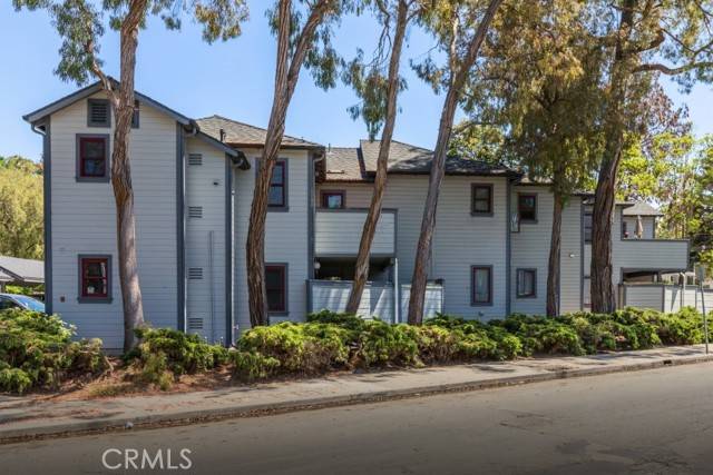 Santa Barbara, CA 93101,521 W Montecito Street #14