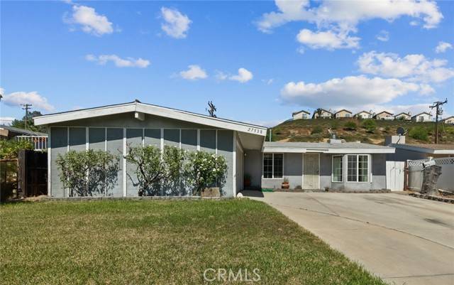 Canyon Country, CA 91351,27538 Crossglade Avenue