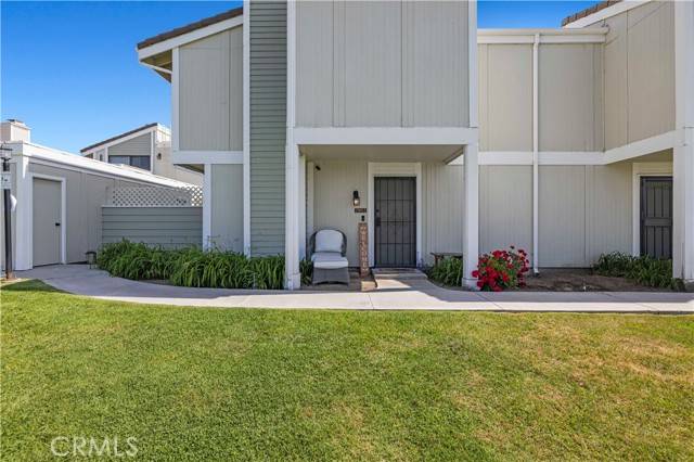 Canyon Country, CA 91351,27074 Hidaway Avenue #2