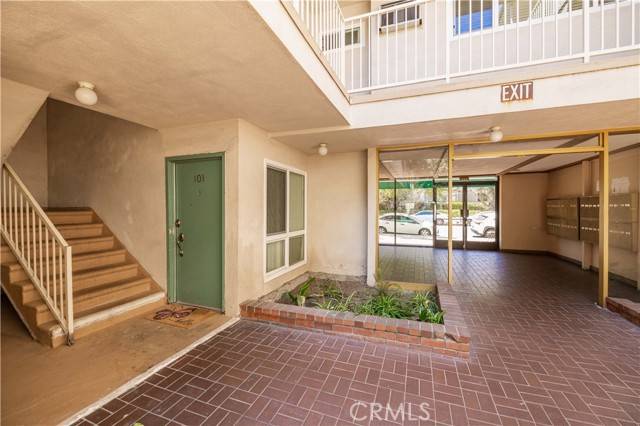 Encino, CA 91316,5320 Zelzah Avenue #101