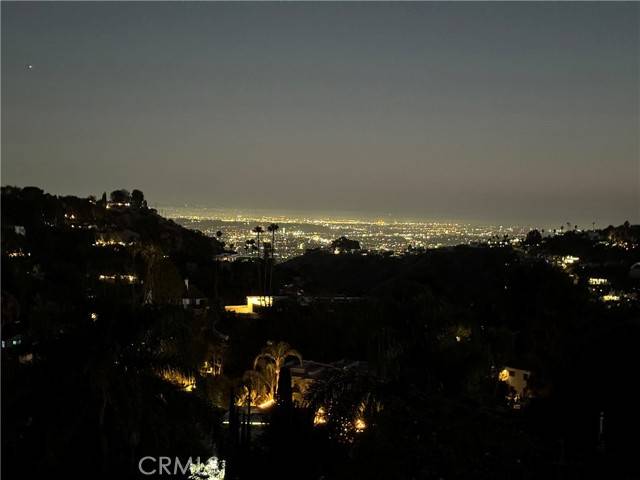 Los Angeles, CA 90046,7420 Mulholland Drive