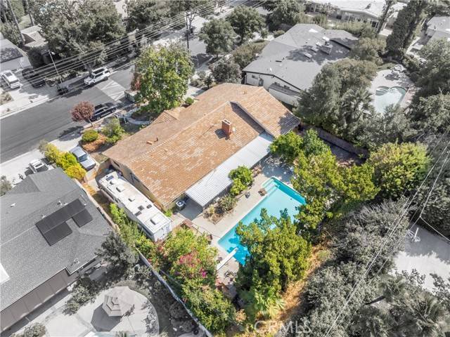 Woodland Hills, CA 91367,23520 Mariano Street