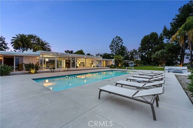 Encino, CA 91436,16061 Royal Oak Road