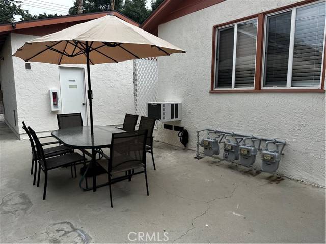 Burbank, CA 91506,924 W Clark Avenue