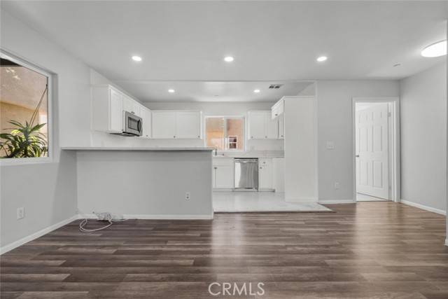 Pacoima, CA 91331,13801 Hoyt Street #115