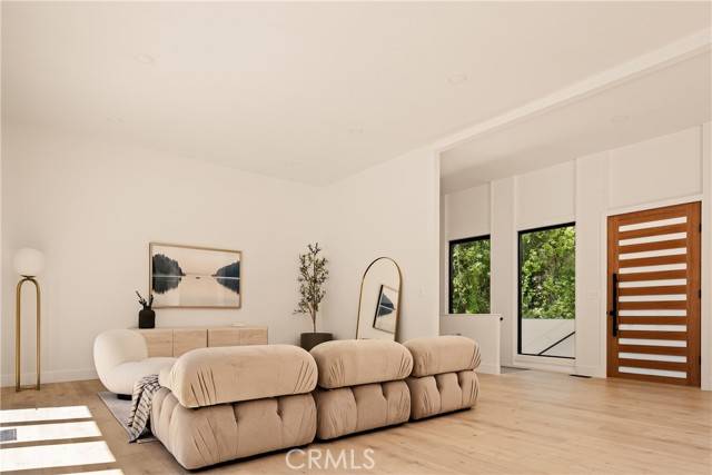 Studio City, CA 91604,3219 Laurel Canyon Boulevard