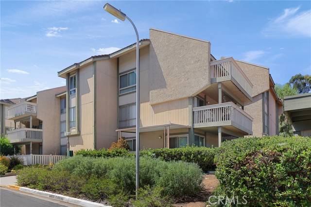 Thousand Oaks, CA 91360,327 Chestnut Hill Court #23