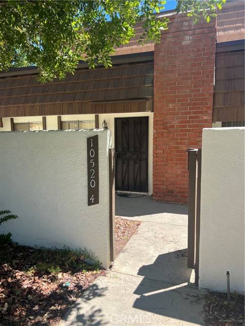 Chatsworth, CA 91311,10520 Larwin Avenue #4