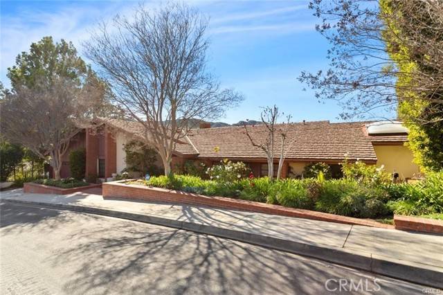 Encino, CA 91436,3713 Dellvale Place