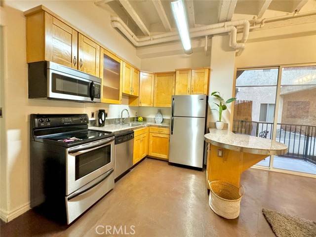 Los Angeles, CA 90013,312 W 5th Street #406