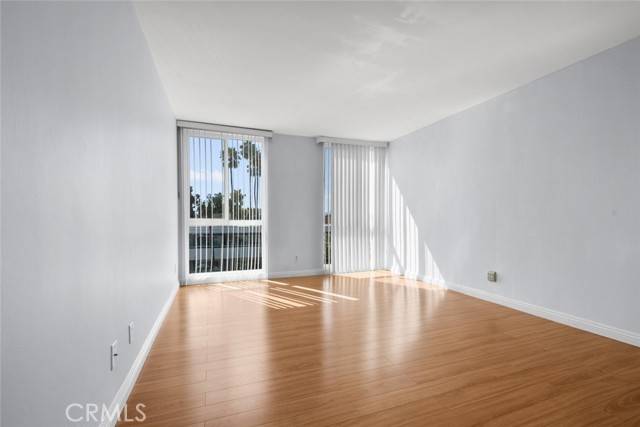 Encino, CA 91316,5454 Zelzah Avenue #317