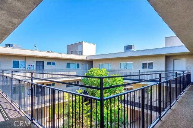 North Hollywood, CA 91606,6227 Morse Avenue #303