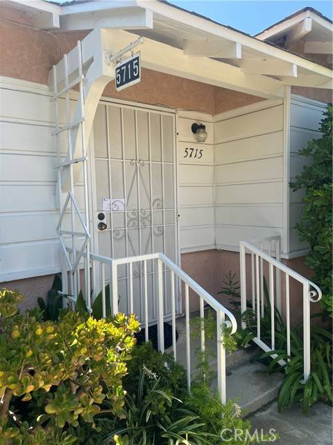 Van Nuys, CA 91411,5713 Kester Avenue