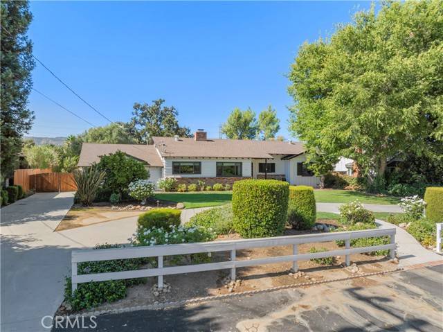 Newhall, CA 91321,24515 Arcadia Street