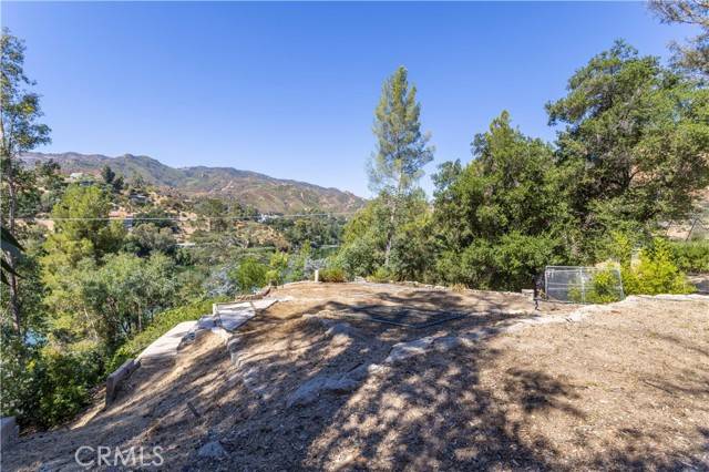 Agoura Hills, CA 91301,2229 Pinecrest