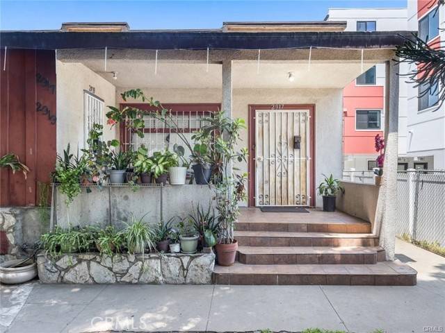 Los Angeles, CA 90007,2917 Kenwood Avenue
