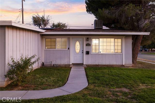 Lancaster, CA 93534,1046 W Avenue H6