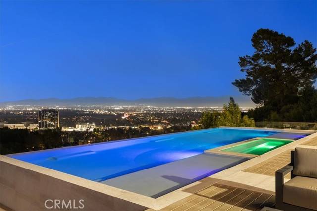 Encino, CA 91436,4125 Royal Crest Place