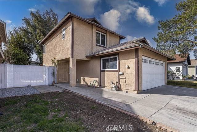 Fontana, CA 92335,8950 Summerwood Way