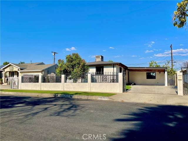 Panorama City, CA 91402,8536 Wakefield Avenue