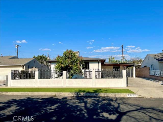 Panorama City, CA 91402,8536 Wakefield Avenue