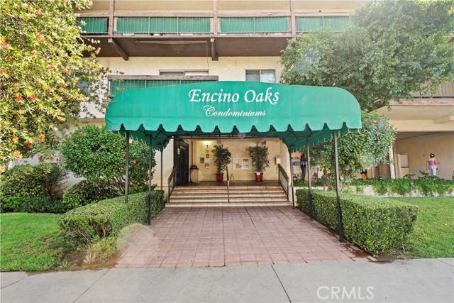 Encino, CA 91316,5460 White Oak Avenue #A105