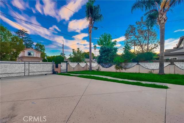 Valley Village, CA 91607,12165 Tiara Street