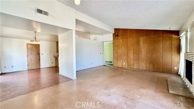 Woodland Hills, CA 91367,20523 Tiara Street