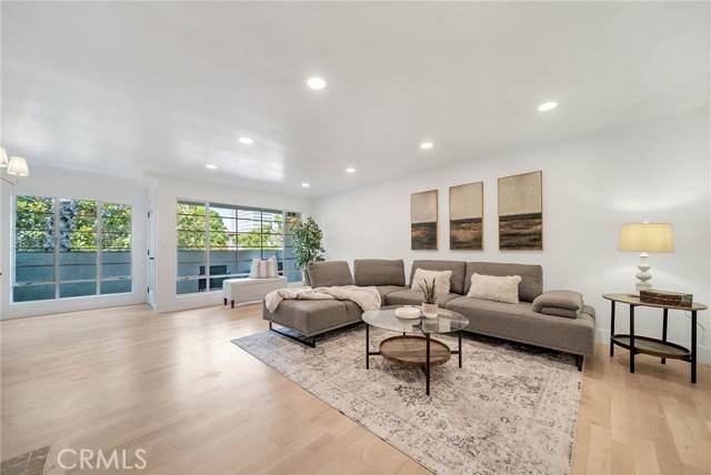 Santa Monica, CA 90404,1224 Euclid Street #201