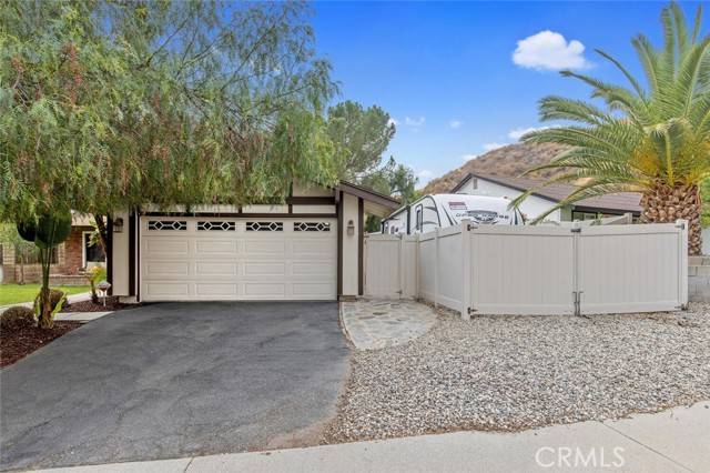 Canyon Country, CA 91387,14628 Camelia Hill Way