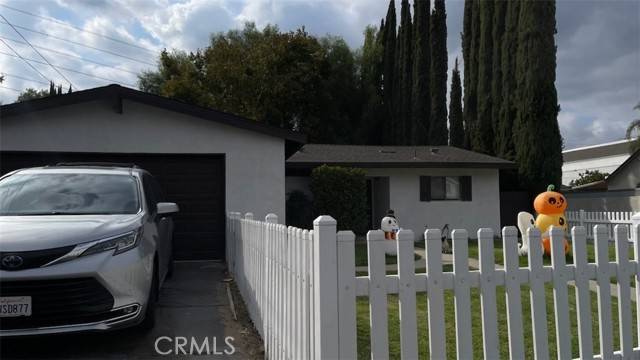 Newhall, CA 91321,24623 Wayman Street