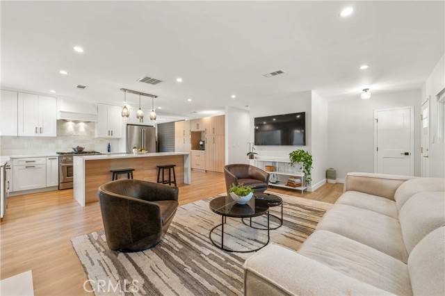 Playa Del Rey, CA 90293,7600 Earldom Avenue