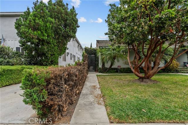 Toluca Lake, CA 91602,10530 Moorpark Street