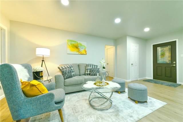 Panorama City, CA 91402,8400 Dorrington Avenue