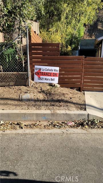 Sunland, CA 91040,10198 La Canada