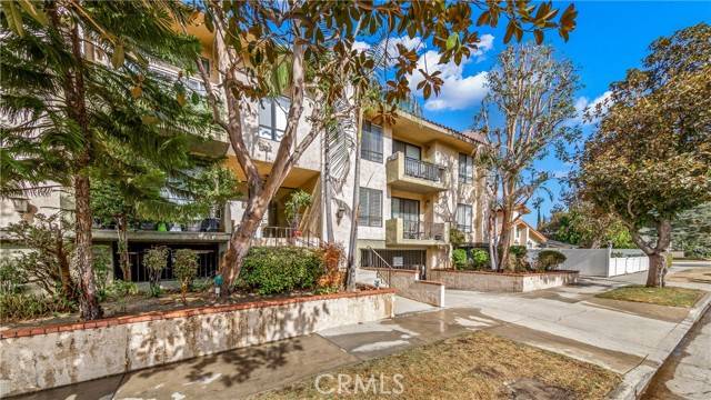 Sherman Oaks, CA 91423,14247 Riverside Drive #203