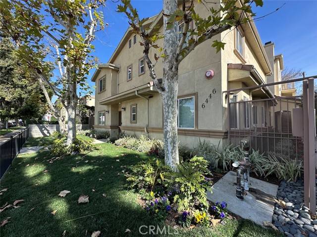 Lake Balboa, CA 91406,6446 Woodley Avenue #2