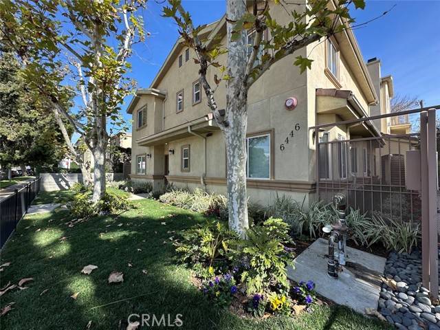 Lake Balboa, CA 91406,6446 Woodley Avenue #2