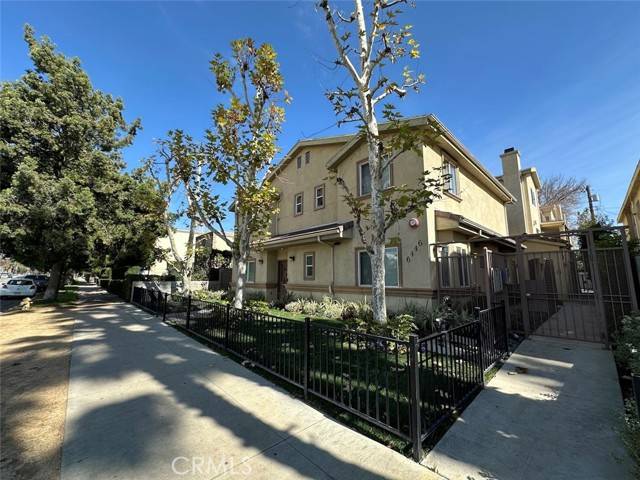 Lake Balboa, CA 91406,6446 Woodley Avenue #2